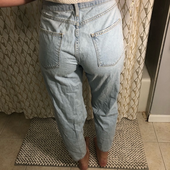 Distressed boyfriend jeans - Picture 3 of 3